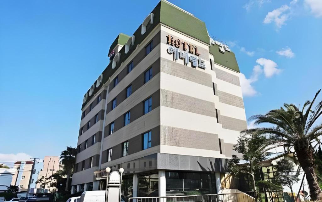 Emerald Hotel Jeju Exterior foto