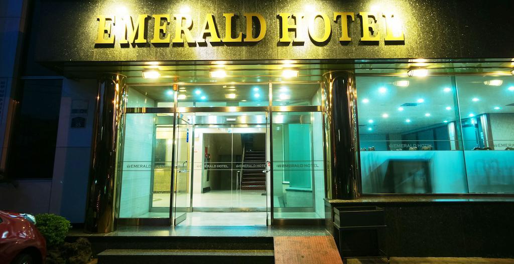 Emerald Hotel Jeju Exterior foto