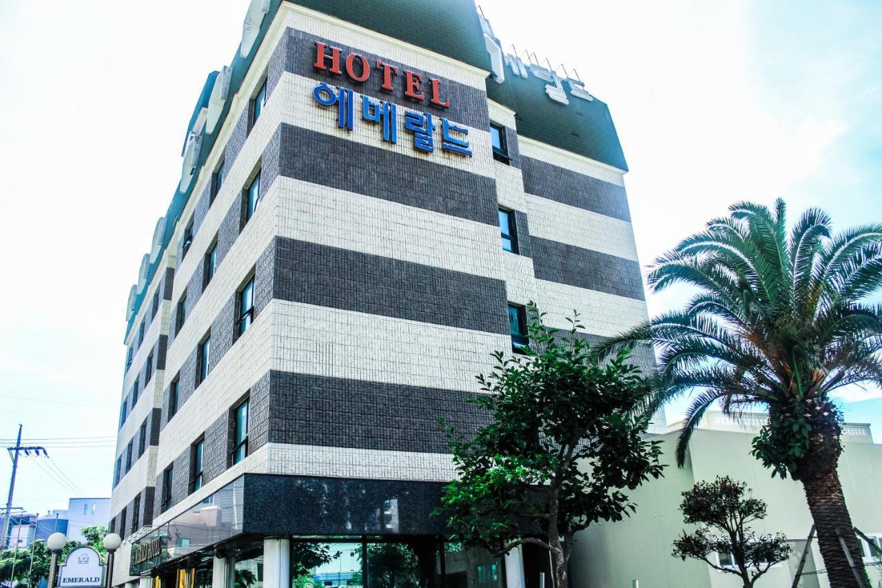 Emerald Hotel Jeju Exterior foto