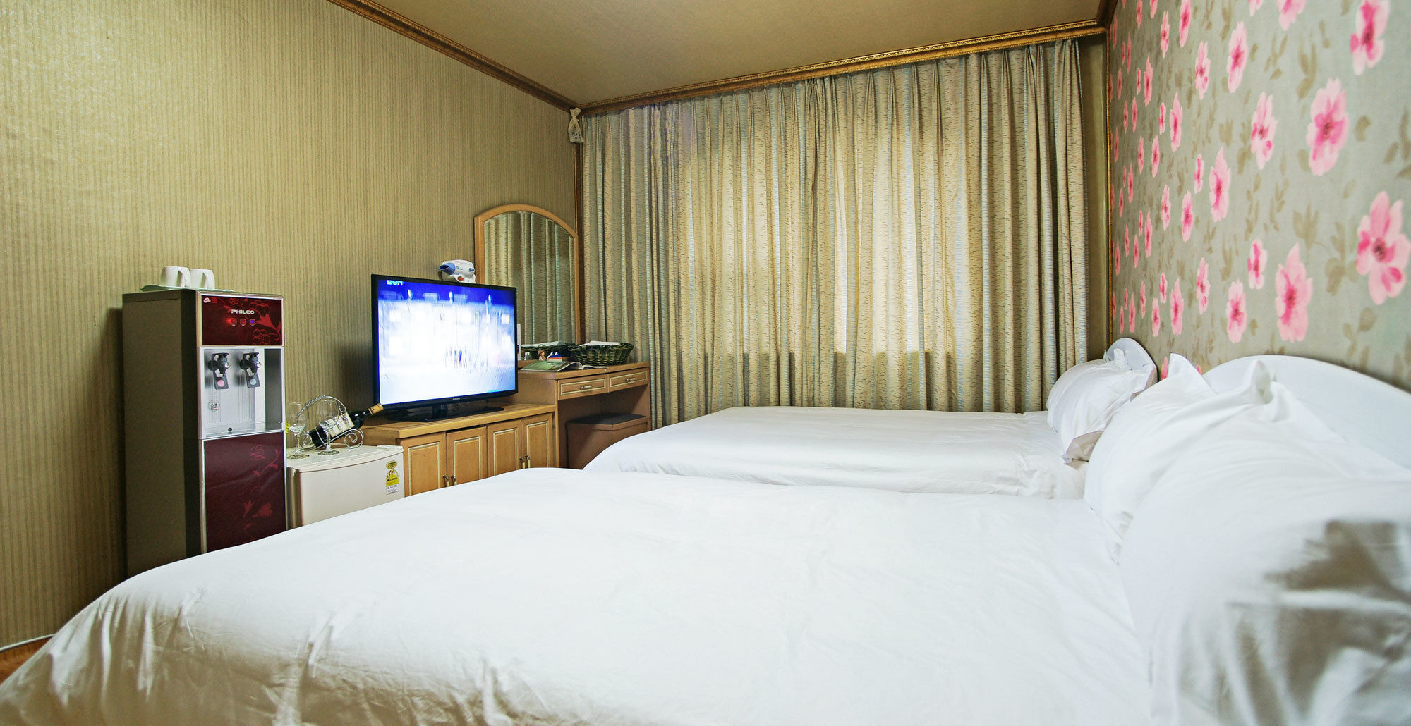 Emerald Hotel Jeju Exterior foto